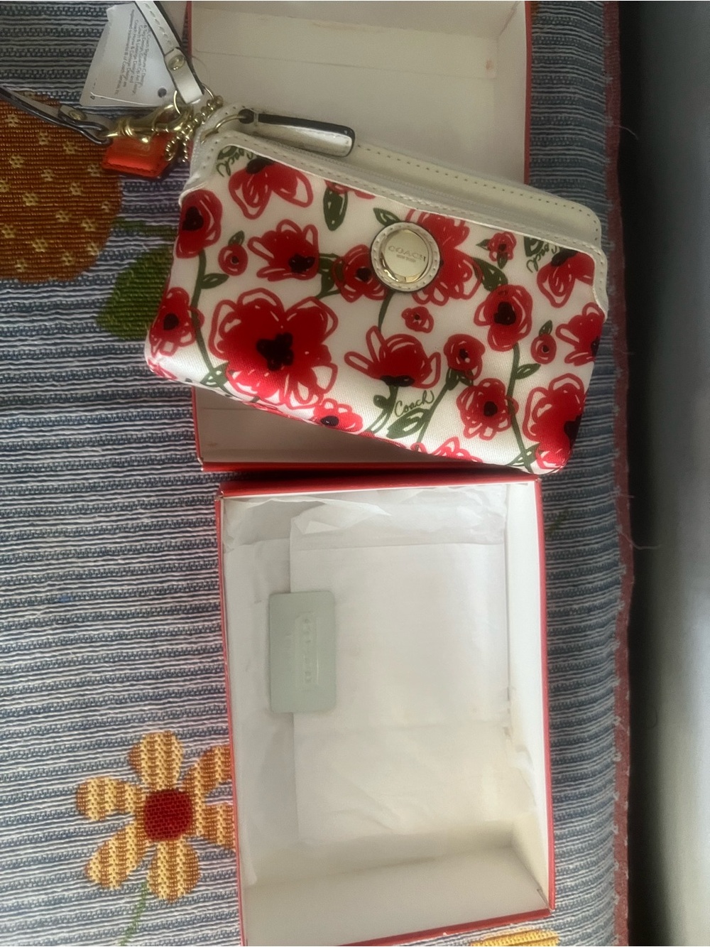 Coach POPPY NIB NWT Double Zip Wristlet with Red Floral Print - Picture 6 of 10